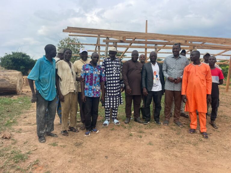 Korhogobougou: 300 roofing sheets to lay the foundation for a three-classroom school
